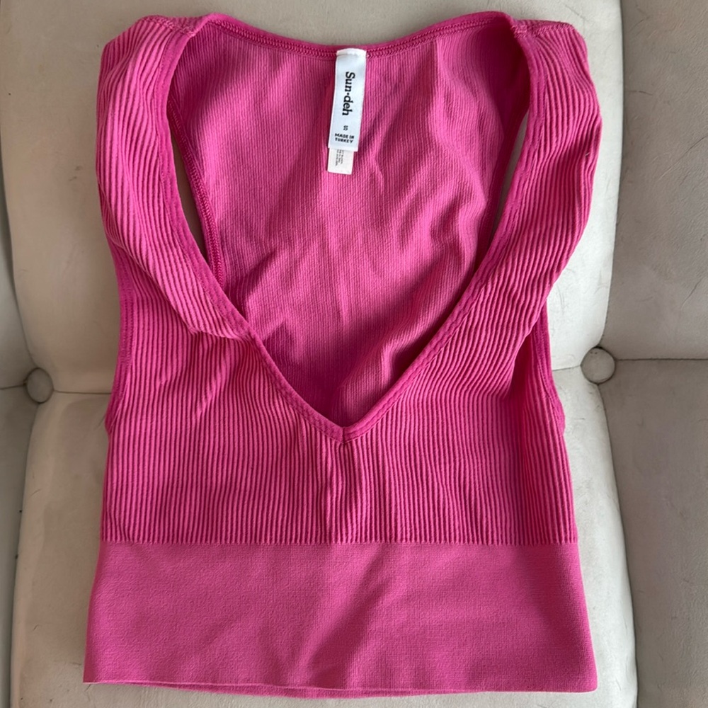 Pink cropped tank top from sun-deh